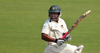 Herath bags two late wickets to boost Sri Lanka