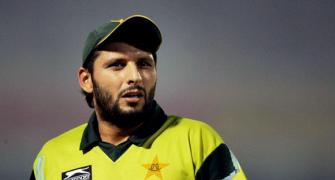 Miandad questions Afridi's place in Pakistan team