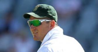 Concussion knocks South Africa's Smith out of ODIs