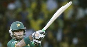 Pakistan recall all-rounder Hafeez for South Africa