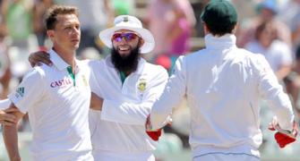 South Africa close in on series-levelling win against Pakistan