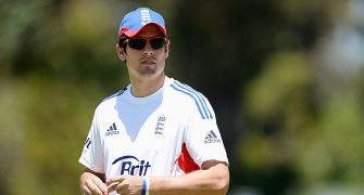 Ashes: England shrug off concerns over captain Cook's injury