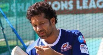 IPL EXTRAS: Sachin has a go in the nets at MI's training session