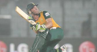 De Villiers, Du Plessis tons seal SA win over Australia