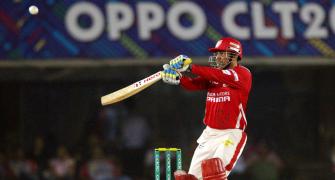 Struggling Sehwag still hopeful of playing in 2015 World Cup