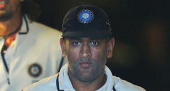 India captain Dhoni retires from Tests; Kohli to lead in fourth Test