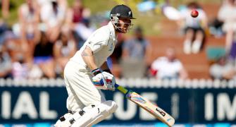 Injured McCullum grinds his way to a ton, stands between India and victory