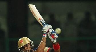 IPL 7: RCB retain Kohli, Gayle, de Villiers; name Vettori as coach