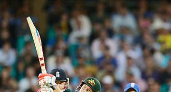Australia beat England in third ODI to claim series