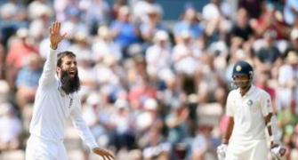 England level series after meek surrender by Indian batsmen
