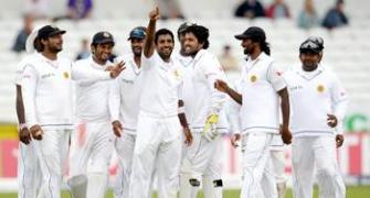 Sri Lanka beat England in second Test off penultimate delivery