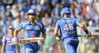 IPL PHOTOS: Hussey anchors Mumbai Indians innings