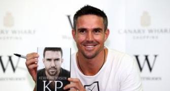 Pietersen open to England return if ECB chief Giles quits