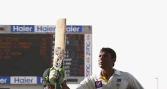 Younis, Misbah punish sorry Australia