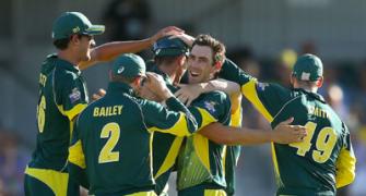 Maxwell, Johnson help Australia thump England in tri-series final