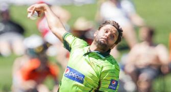 Pakistan fielding coach quits over players' attitude