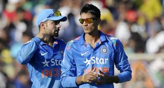 Axar, Raina likely to get a go in Sydney Test