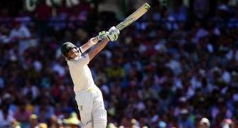 Run-machine Smith equals Bradman, Kallis with 4th consecutive ton