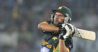 Can Afridi eclipse De Villiers's fastest ODI ton record?