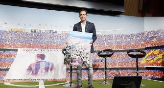 PHOTOS: Xavi gets emotional farewell tribute from the FC Barcelona