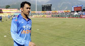 Dhoni equals Ponting's captaincy record