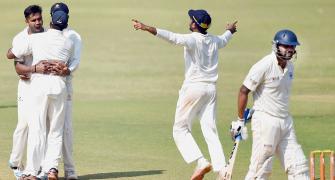 Vinay Kumar joins run-fest as Karnataka set to retain Ranji crown