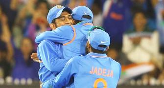 India sweep into World Cup semis after seventh straight win