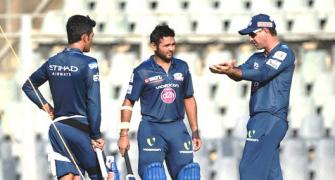 Ricky Ponting starts new innings as Mumbai Indians coach