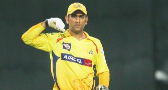 Dhoni looks jaded but he is 'fine', confirms Fleming