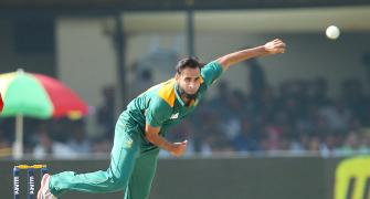 Tahir fined over spat with Warner during Cape Town ODI