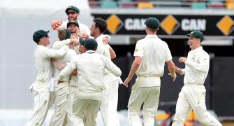 Australia survive Pakistan scare to win day-night Test