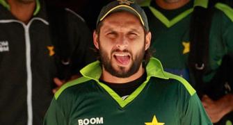 Pakistan's Afridi gives up T20 captaincy