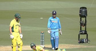 Dhoni, Smith think Spidercam not too friendly an interference