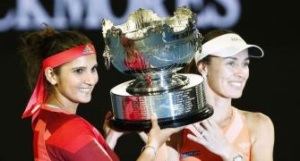 Sania-Hingis win Australian Open, complete 'Grand' hat-trick
