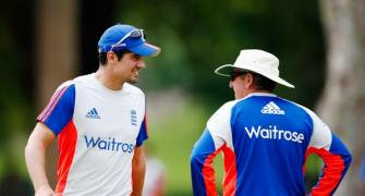 Bayliss expects Cook to lead England till 2017 Ashes