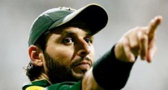 Shame on you! Miandad lashes out at Afridi