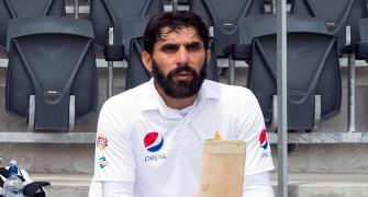 Pakistan captain Misbah banned due to slow over rate
