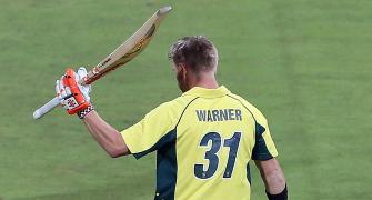 Warner heroics in vain as South Africa whitewash Australia