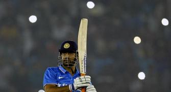 Dhoni fifth Indian to complete 9000 ODI runs