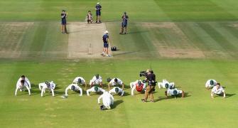 Pakistan cricketers barred from celebrating with push ups
