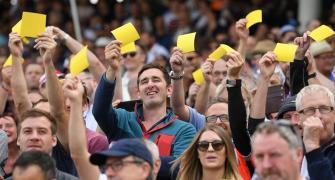 PIX: English fans give sandpaper send-off to Warner