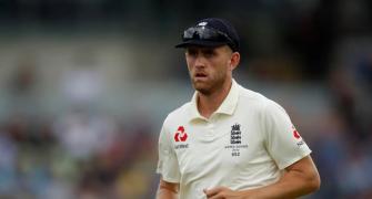 England's Stone ruled out of second Ashes Test