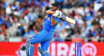 'Dhoni should keep playing as long as he is fit'