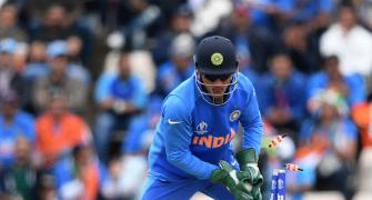 Dhoni can't wear gloves with dagger logo at WC: ICC