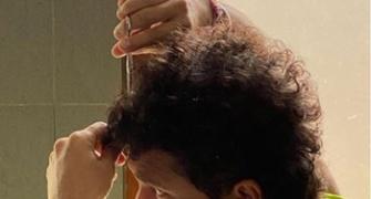 Sachin Tendulkar cuts his own hair