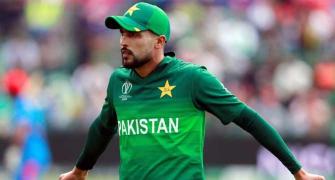 Pakistan bowler Amir retires citing 'mental torture'