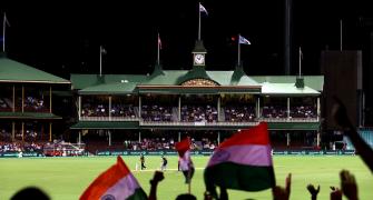 Sydney offers to host last 2 Australia-India Tests