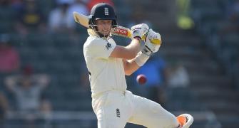 PIX: England set SA improbable target of 466 to win