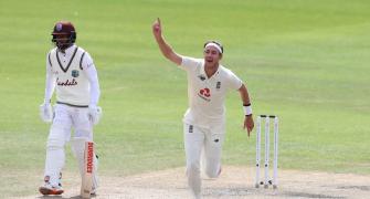 England's Broad takes 500th Test wicket
