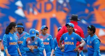 'Give your best,' Tendulkar tells Indian women's team